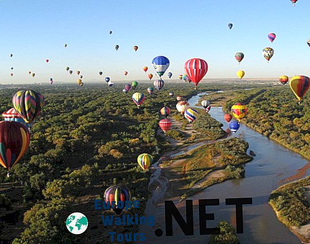 10 Bästa Hot Air Balloon Rides runt om i världen